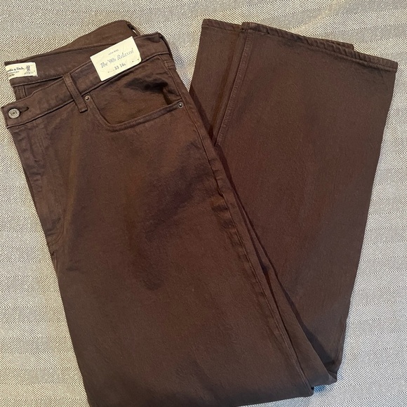 NWT Abercrombie & Fitch High Rise The 90’s Relaxed Jean Size 33/16L - Picture 1 of 13